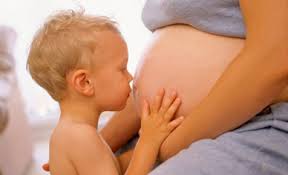 PROBLEME EMOTIONALE CARE APAR IN TIMPUL SARCINII SI LA NASTERE